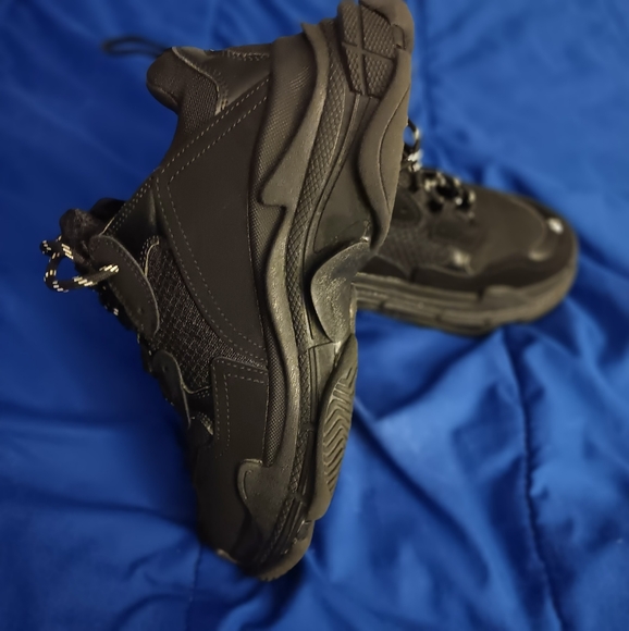 Balenciaga shoes - Picture 2 of 12